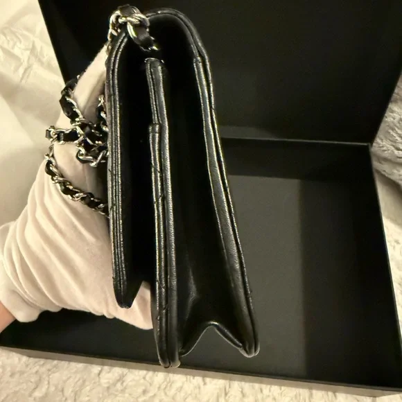🔥RARE!! CHANEL•24C Star CC Lambskin Quilted Wallet On Chain - Picture 8 of 16